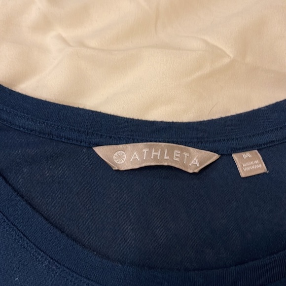 Athleta Women's Long Sleeve Asymmetrical Hemline Threadlight oversized shirt - Picture 2 of 4